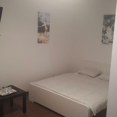 Apartman - Sukromie V Meste Bratysława Zewnętrze zdjęcie
