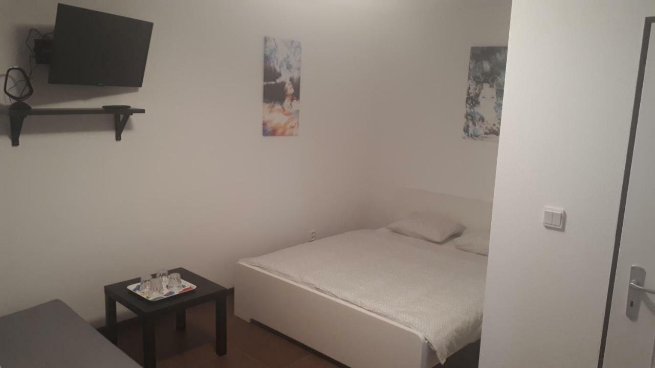 Apartman - Sukromie V Meste Bratysława Zewnętrze zdjęcie